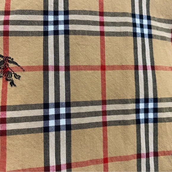 Burberry ButtonUp - Picture 2 of 3